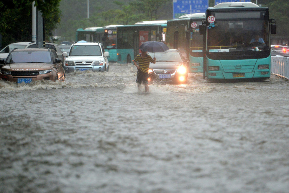 食品傳送帶廠家：廣東強(qiáng)降雨，你的快遞還好嗎